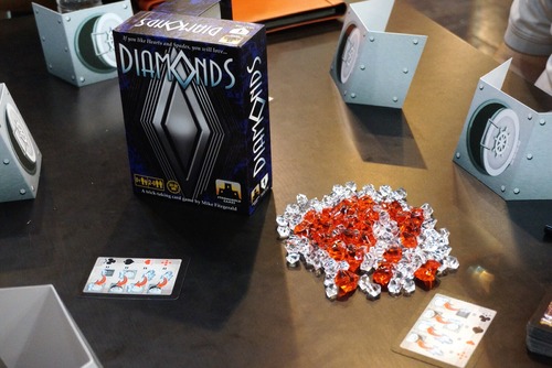 Monopolis Diamonds Base Tabletop, Board and Card Game