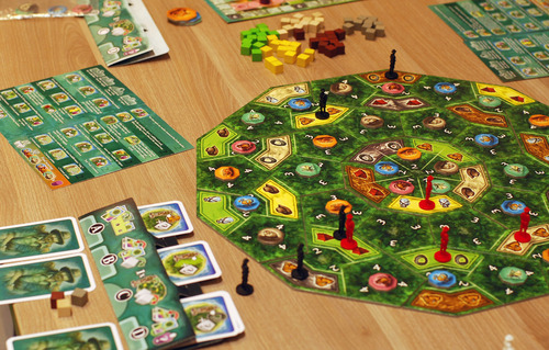 Monopolis La Isla Base Tabletop, Board and Card Game