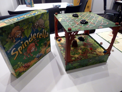 Monopolis Spinderella Base Tabletop, Board and Card Game